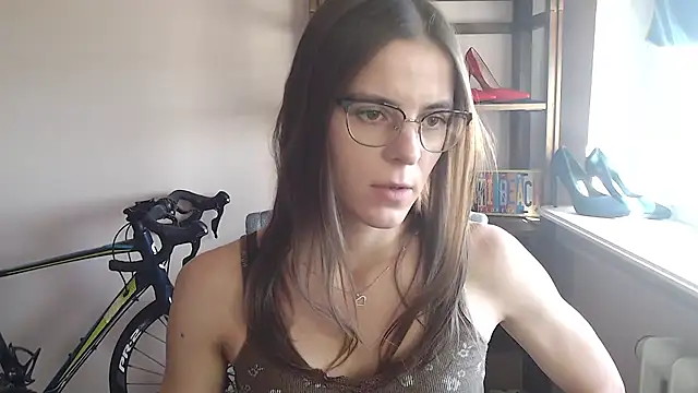 Snapshot of love_megi chatting on 06-22-26, 01:30 love megi online show from 06-22-26, 01:30