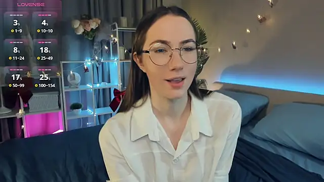 Kira mindnes online show from 03-13-25, 07:28