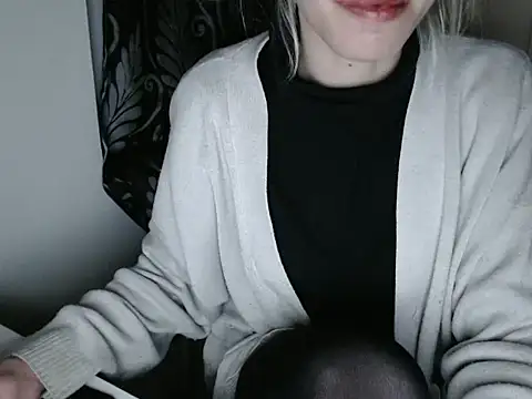 ElssaRush online show from 03-19-25, 12:37