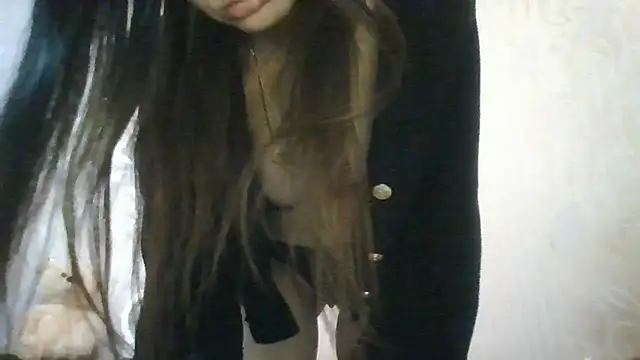 Snapshot of AliseWats chatting on 12-17-25, 04:46 AliseWats online show from 12-17-25, 04:46