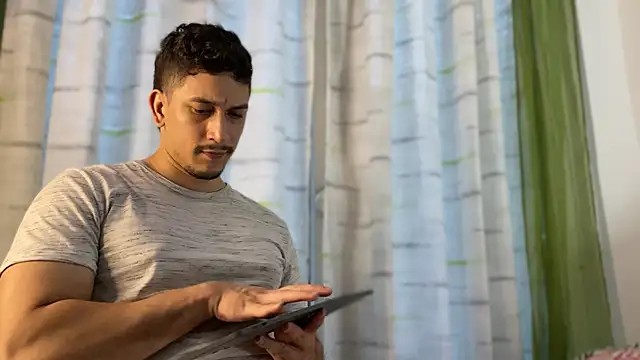 Snapshot of chicoinhibido chatting on 02-25-26, 11:14 chicoinhibido online show from 02-25-26, 11:14