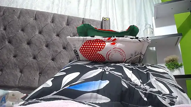 ANA-BULLOCK- online show from 12-14-25, 12:10