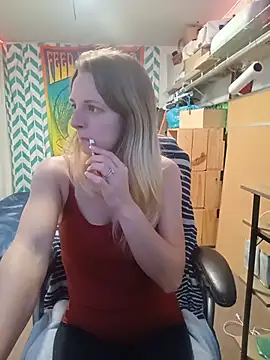 AlicePayne online show from 12-17-25, 02:06