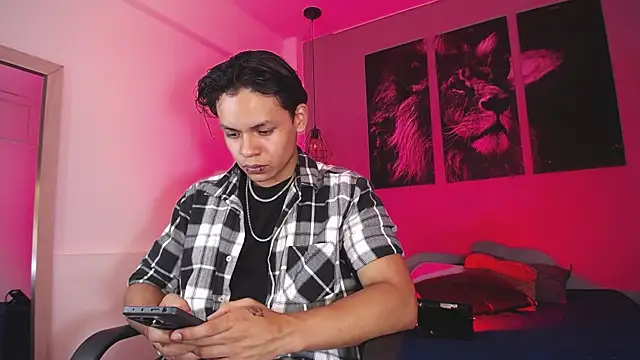 Snapshot of Draco_collins chatting on 09-13-25, 07:13 Draco collins online show from 09-13-25, 07:13