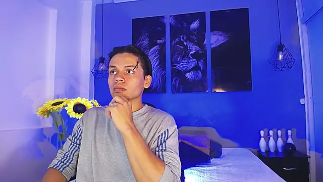 Snapshot of Draco_collins chatting on 09-15-25, 08:53 Draco collins online show from 09-15-25, 08:53