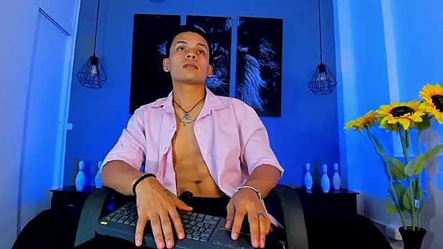 Snapshot of Draco_collins chatting on 12-01-25, 08:14 Draco collins online show from 12-01-25, 08:14