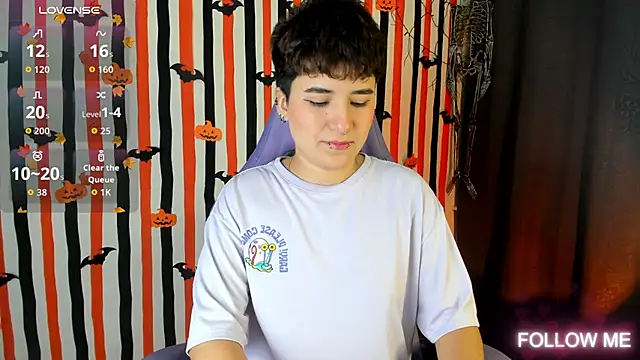 Snapshot of emma_cute7 chatting on 10-25-25, 02:30 emma cute7 online show from 10-25-25, 02:30