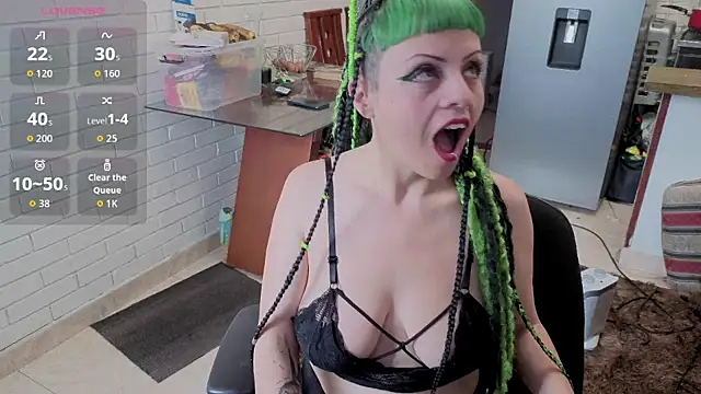 freyaa sorcerees online show from 10-27-25, 04:22