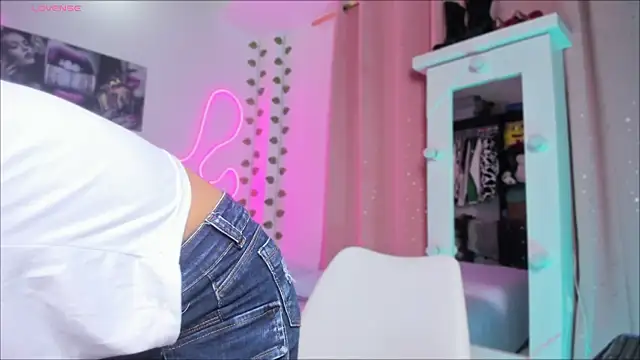 Vickysth online show from 10-19-25, 09:15