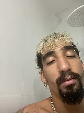 Snapshot of MrPickles696 chatting on 03-11-25, 02:21 MrPickles696 online show from 03-11-25, 02:21