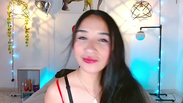 Snapshot of violettsuncs chatting on 03-12-25, 03:35 violettsuncs online show from 03-12-25, 03:35