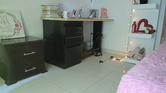 eva sin18 online show from 04-21-26, 01:42