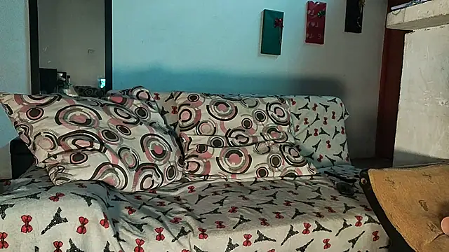 Snapshot of Milu_curly chatting on 03-19-26, 01:59 Milu curly online show from 03-19-26, 01:59