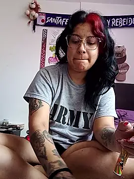 Snapshot of DaniPoison chatting on 01-17-26, 12:32 DaniPoison online show from 01-17-26, 12:32