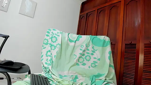 Snapshot of sweet_cinamon chatting on 03-15-25, 10:22 sweet cinamon online show from 03-15-25, 10:22