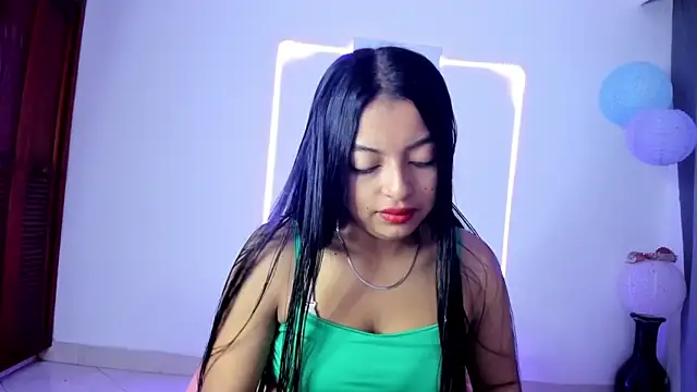 Snapshot of sweet_cinamon chatting on 10-13-25, 02:06 sweet cinamon online show from 10-13-25, 02:06