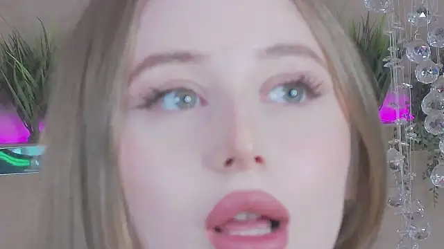 Snapshot of GraceSecrett chatting on 03-18-25, 02:26 GraceSecrett online show from 03-18-25, 02:26
