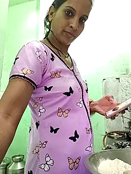 Hotty-Nidhi online show from 10-04-25, 05:38