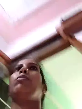 Hotty-Nidhi online show from 10-06-25, 02:53