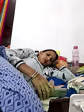 Snapshot of Hotty-Nidhi chatting on 12-20-25, 04:14 Hotty-Nidhi online show from 12-20-25, 04:14