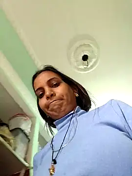 Snapshot of Hotty-Nidhi chatting on 02-01-26, 04:33 Hotty-Nidhi online show from 02-01-26, 04:33