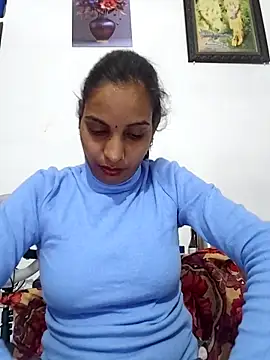 Snapshot of Hotty-Nidhi chatting on 02-01-26, 04:49 Hotty-Nidhi online show from 02-01-26, 04:49