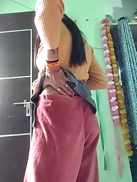 Snapshot of Hotty-Nidhi chatting on 02-03-26, 06:40 Hotty-Nidhi online show from 02-03-26, 06:40