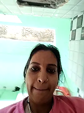 Snapshot of Hotty-Nidhi chatting on 02-08-26, 04:27 Hotty-Nidhi online show from 02-08-26, 04:27