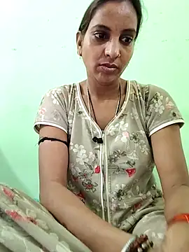 Snapshot of Hotty-Nidhi chatting on 02-11-26, 05:45 Hotty-Nidhi online show from 02-11-26, 05:45