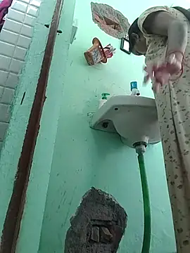 Snapshot of Hotty-Nidhi chatting on 02-16-26, 02:18 Hotty-Nidhi online show from 02-16-26, 02:18