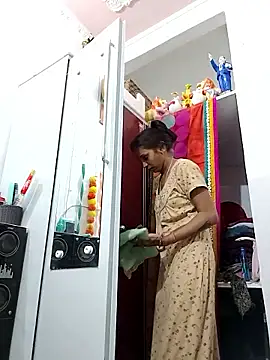 Snapshot of Hotty-Nidhi chatting on 02-21-26, 03:24 Hotty-Nidhi online show from 02-21-26, 03:24