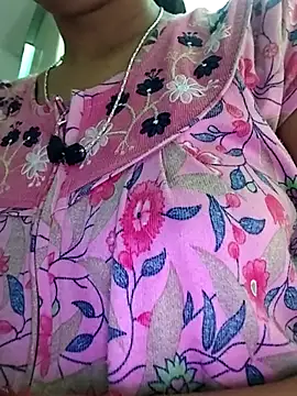 Snapshot of Hotty-Nidhi chatting on 03-04-26, 03:01 Hotty-Nidhi online show from 03-04-26, 03:01