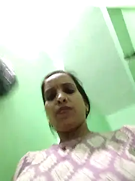 Hotty-Nidhi online show from 05-21-26, 04:58
