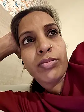 Hotty-Nidhi online show from 05-24-26, 06:24