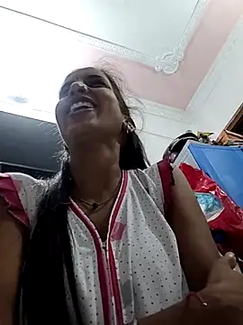 Hotty-Nidhi online show from 06-03-26, 05:18