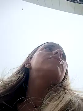 AlexisWhit online show from 10-26-25, 08:42