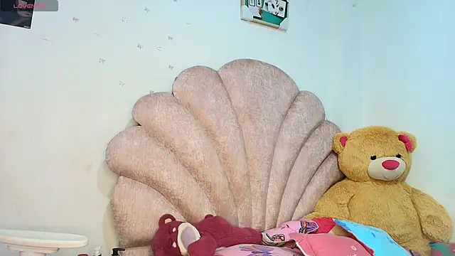 charlotte walker1 online show from 03-20-26, 09:52