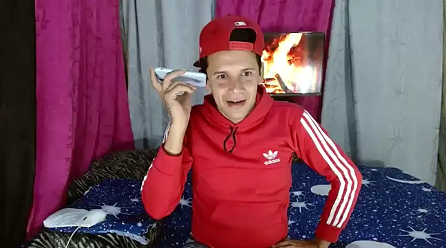 Snapshot of Hidden_Fantasies chatting on 03-15-25, 12:15 Hidden Fantasies online show from 03-15-25, 12:15