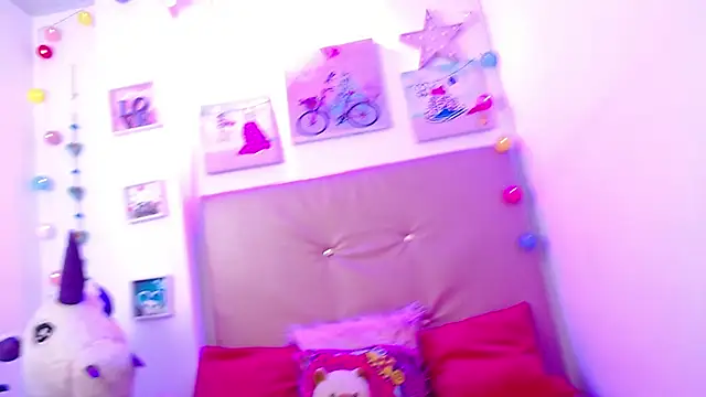 Snapshot of lili_roussi chatting on 03-12-25, 03:02 lili roussi online show from 03-12-25, 03:02