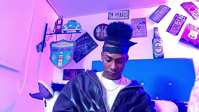 Snapshot of lili_roussi chatting on 11-15-25, 12:41 lili roussi online show from 11-15-25, 12:41