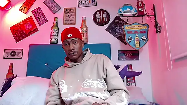 Snapshot of lili_roussi chatting on 11-21-25, 12:43 lili roussi online show from 11-21-25, 12:43