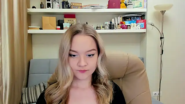 Kara Smith  online show from 01-05-25, 09:57