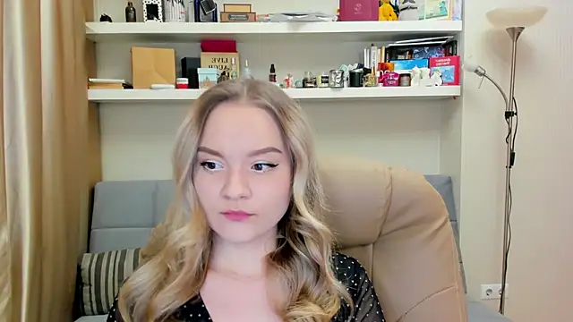 Kara Smith  online show from 01-26-25, 12:26