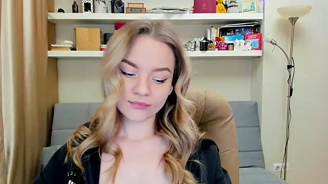 Kara Smith  online show from 02-07-25, 11:45