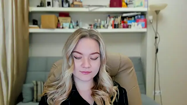 Kara Smith  online show from 11-14-25, 11:13