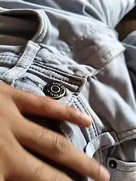 Snapshot of Mr_skywalker chatting on 10-28-25, 05:44 Mr skywalker online show from 10-28-25, 05:44