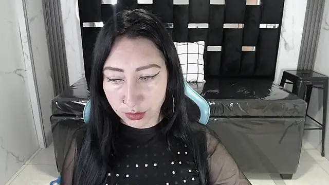 Snapshot of valeria_a1 chatting on 05-13-26, 02:42 valeria a1 online show from 05-13-26, 02:42