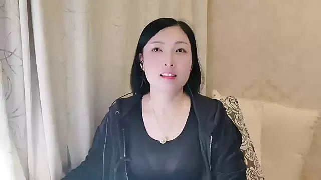 Snapshot of Rachel-6600 chatting on 12-16-25, 02:33 Rachel-6600 online show from 12-16-25, 02:33