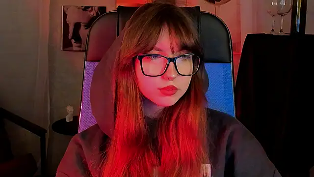 Snapshot of MemoryCadence chatting on 10-15-25, 03:12 MemoryCadence online show from 10-15-25, 03:12