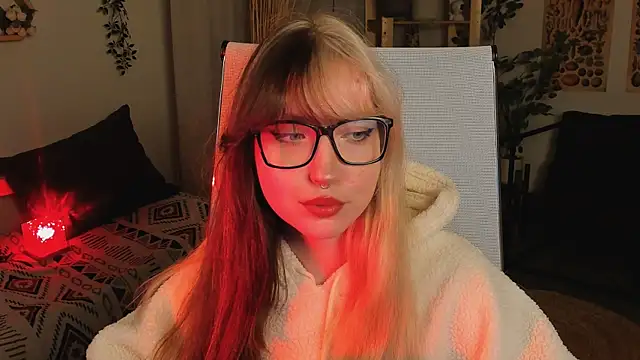 Snapshot of MemoryCadence chatting on 10-26-25, 03:18 MemoryCadence online show from 10-26-25, 03:18